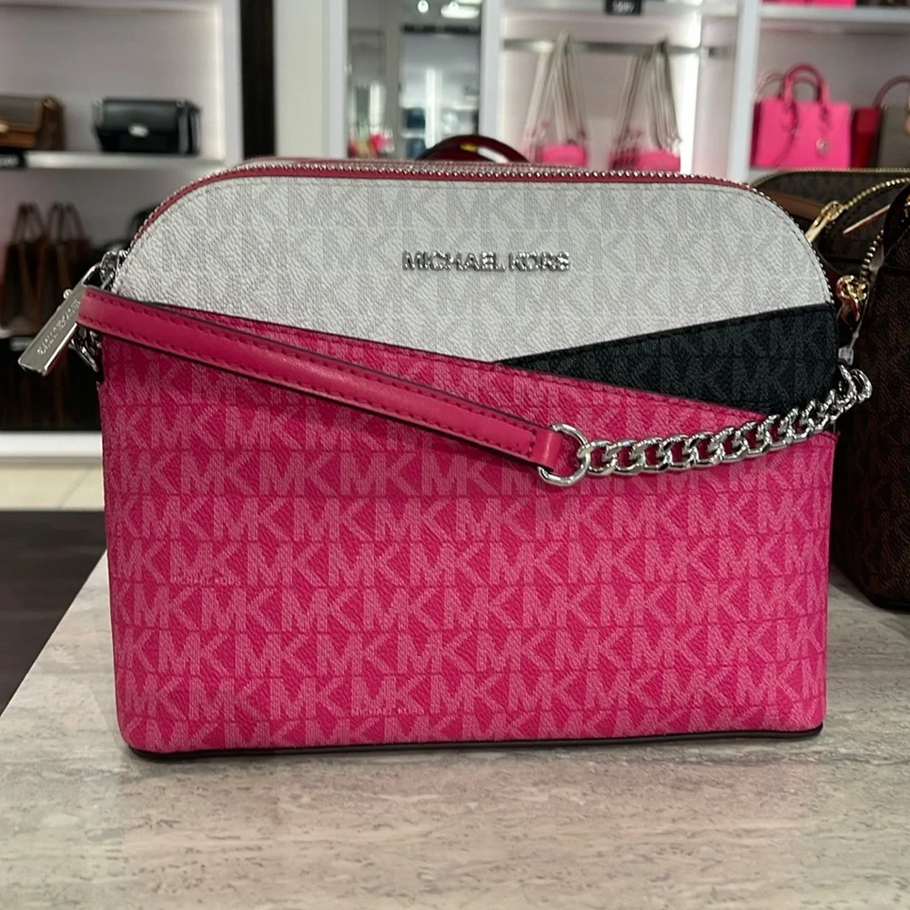 Michael Kors Jet Set Travel Md Sgntr Logo Color Block Dome Crossbody
DRAGONFRUIT - Picture 15 of 16